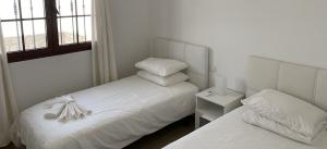 big-playa-blanca-villa-arabella-bedroom-with-two-single-beds