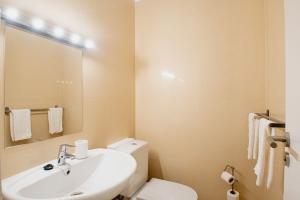big-playa-blanca-villa-vista-rey-bathroom-mirror