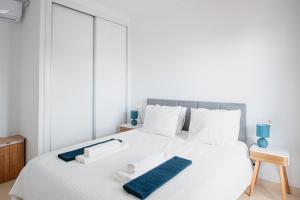 big-playa-blanca-villa-vista-rey-bedroom-1