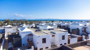 big-playa-blanca-villa-vista-rey-roof-top