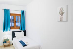 big-playa-blanca-villa-vista-rey-single-bed