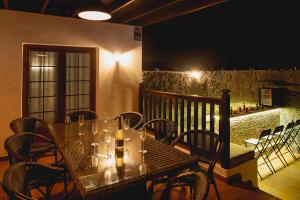big_vista_reina_outdoor_dining_night