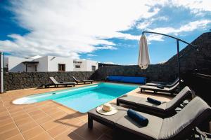 big_vista_reina_swimming_pool