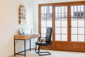 Workspace – Desk & Chair