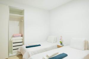 playa_blanca_villa_vista_rey_bedroom_storage
