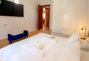 Villa Vista Oceana - Double Bedroom ensuite with Smart TV