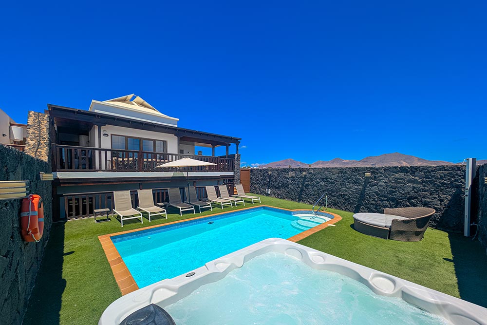 Villa Penguina Playa Blanca Lanzarote 5 Bedroom Luxury