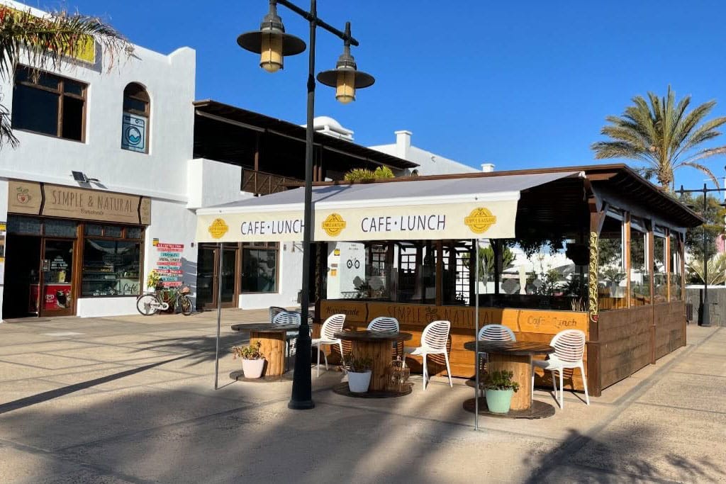 Simple & Natural restaurant in Playa Blanca