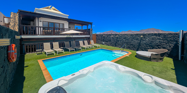 Playa Blanca Villa Vista Penguina private pool Lanzarote